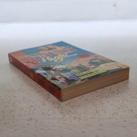 Sweet Valley High #118 College Weekend - Picture 3 of 5